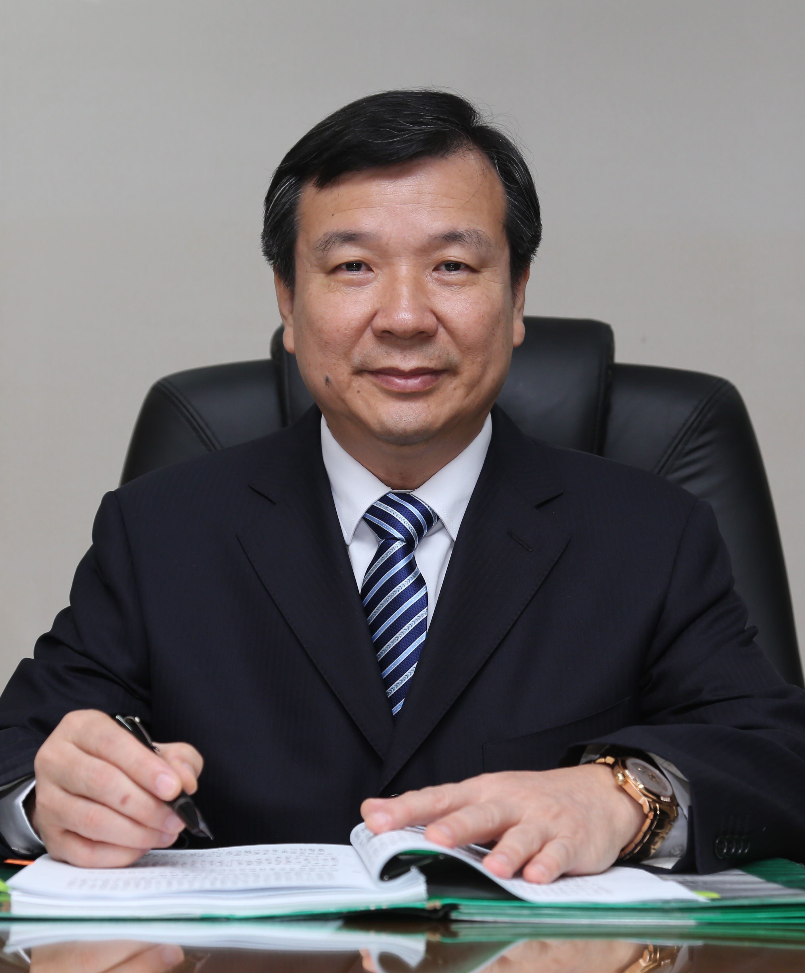 李逸洋先生